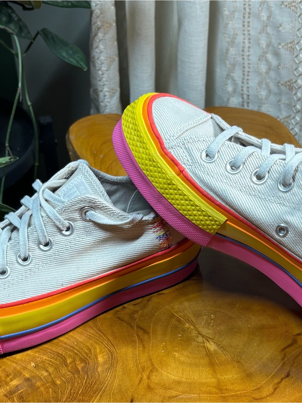 Converse Pride Rainbow Platform Low Top Sneakers Womens Size 6 shoes